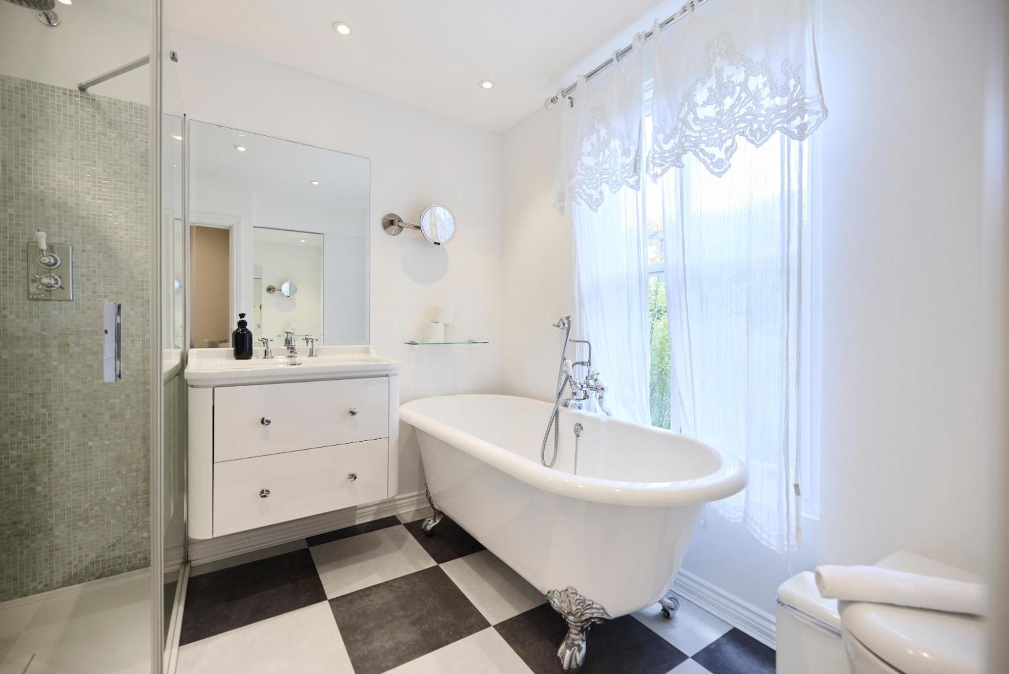 Апартаменты The Kensington Designer'S Retreat - Modern 1Bdr Flat Лондон Экстерьер фото